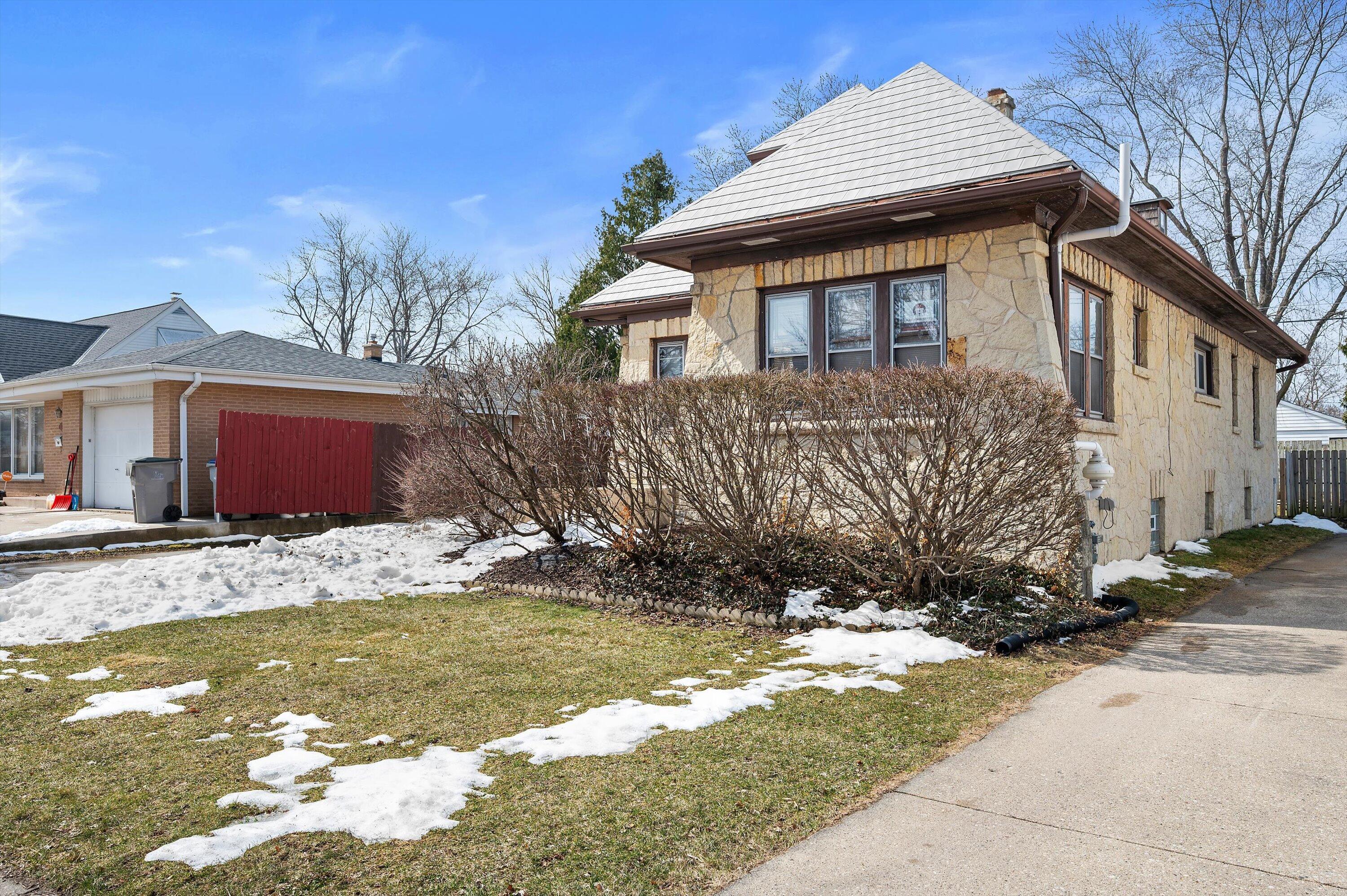 3349 North 92nd Street Milwaukee, WI 53222 - Photo 4 of 27 04-DSC5492
