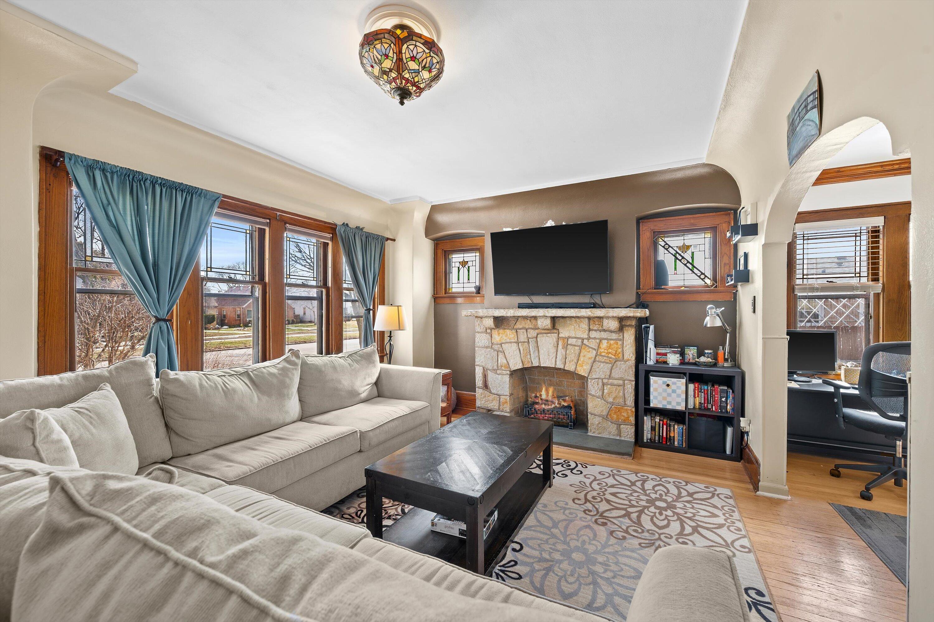 3349 North 92nd Street Milwaukee, WI 53222 - Photo 6 of 27 Main Living Room
