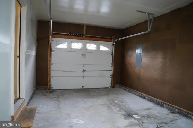 a view of a garage