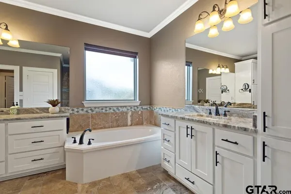 $575,000 | 7344 Tule Creek Lane, Tyler, TX 75703