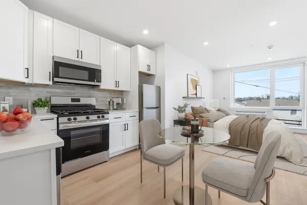 $2,250 | 337 Johnston Avenue, Unit 305, Jersey City, NJ 07304