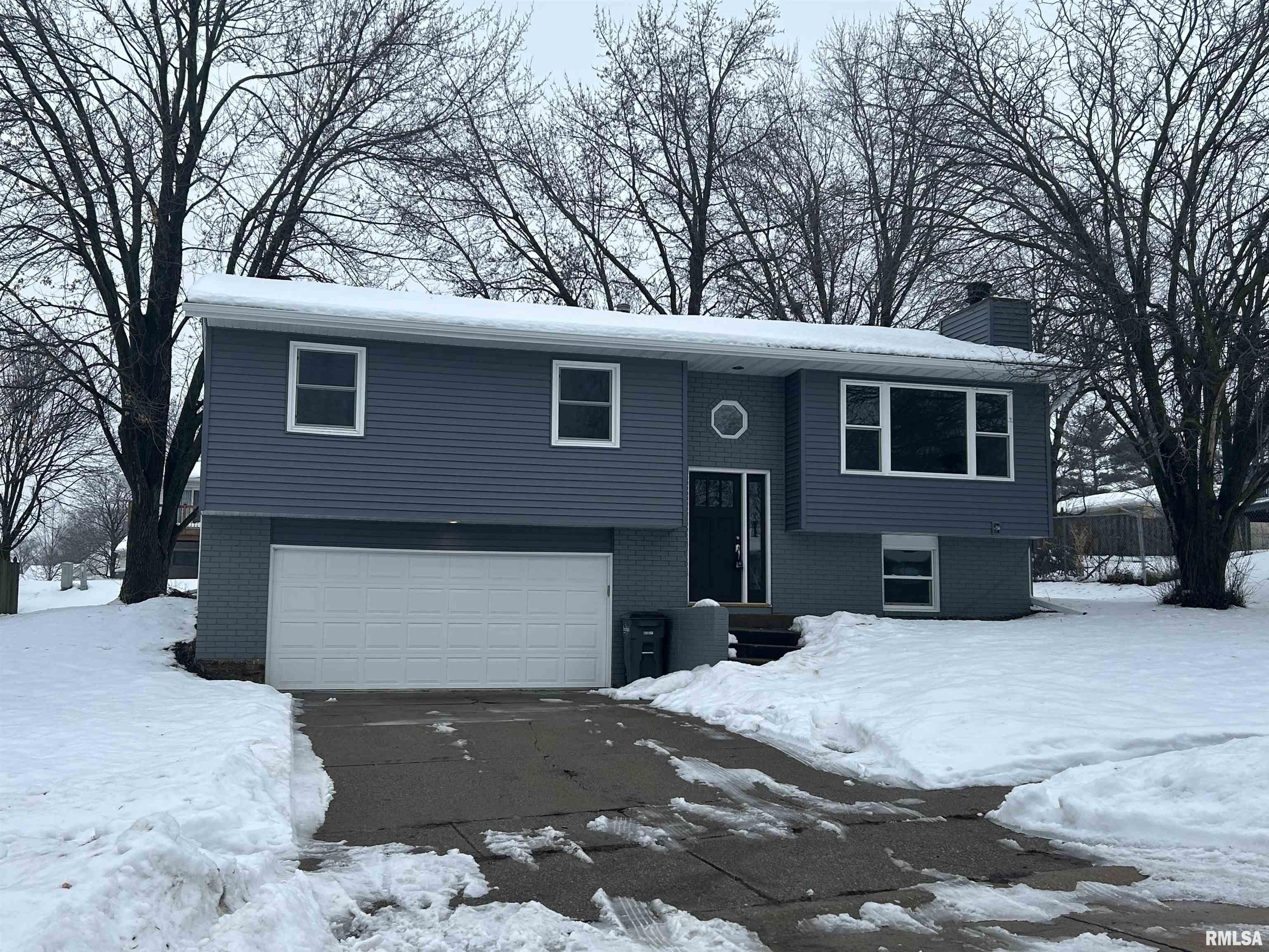 3202 Greenfield Road Bettendorf, IA 52722 - Photo 1 of 19 Gallery Image 1