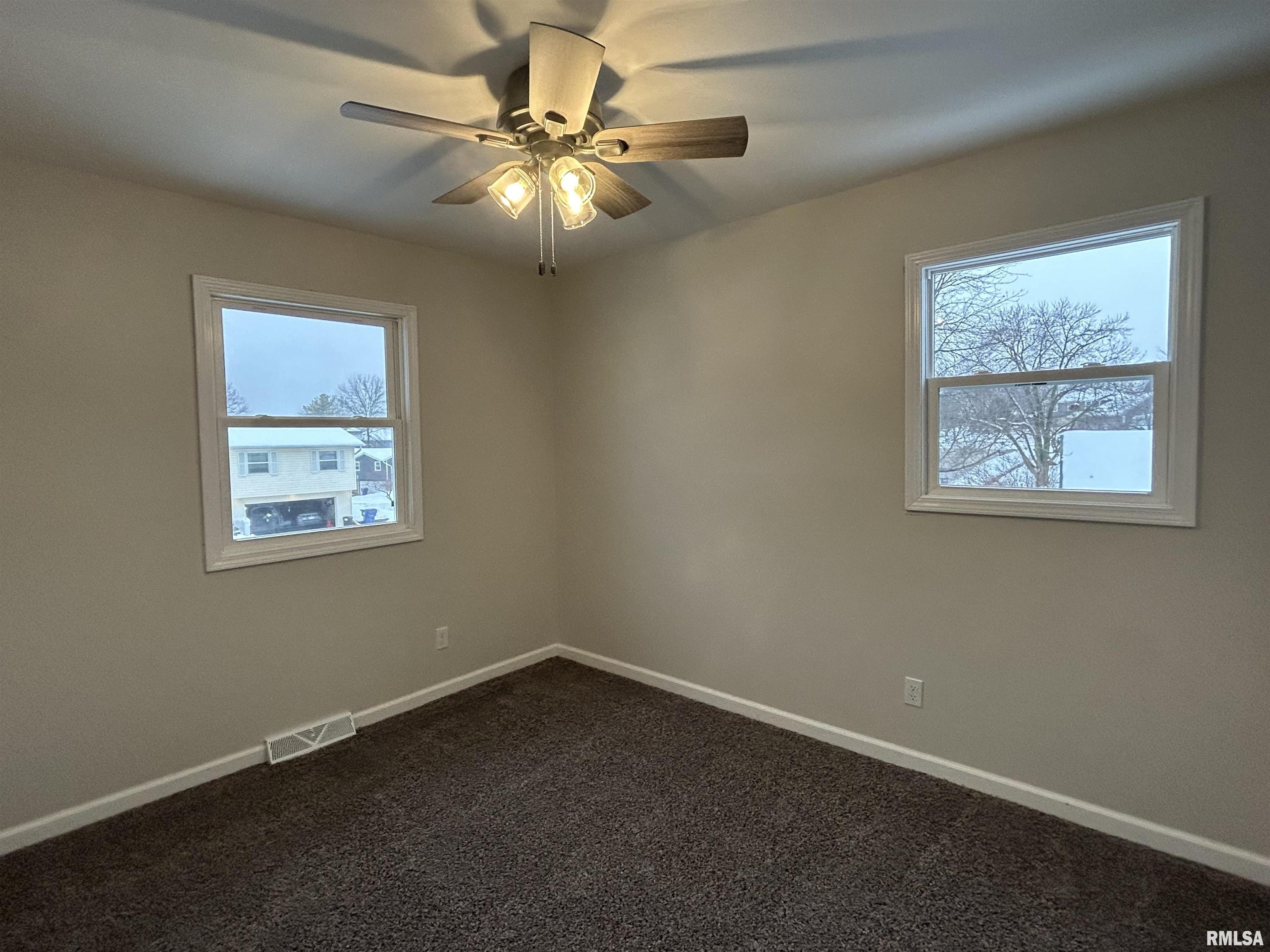 3202 Greenfield Road Bettendorf, IA 52722 - Photo 11 of 19 Gallery Image 11