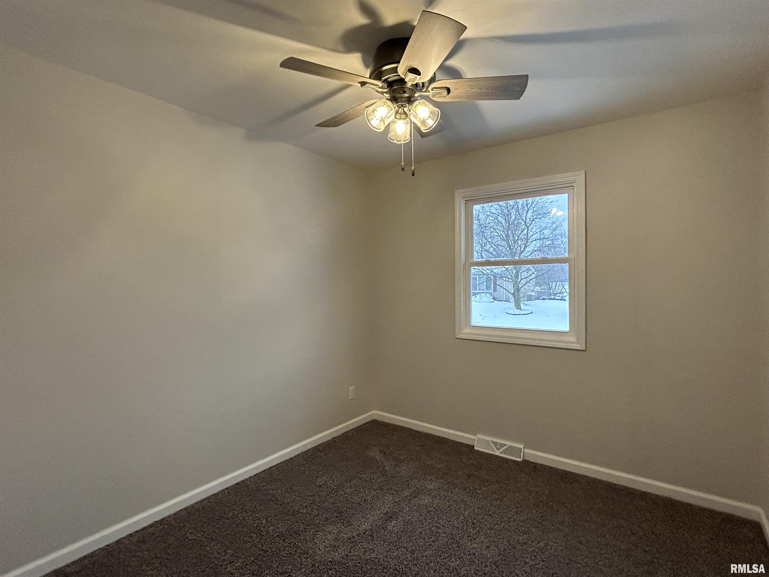 3202 Greenfield Road Bettendorf, IA 52722 - Photo 14 of 19 Gallery Image 14
