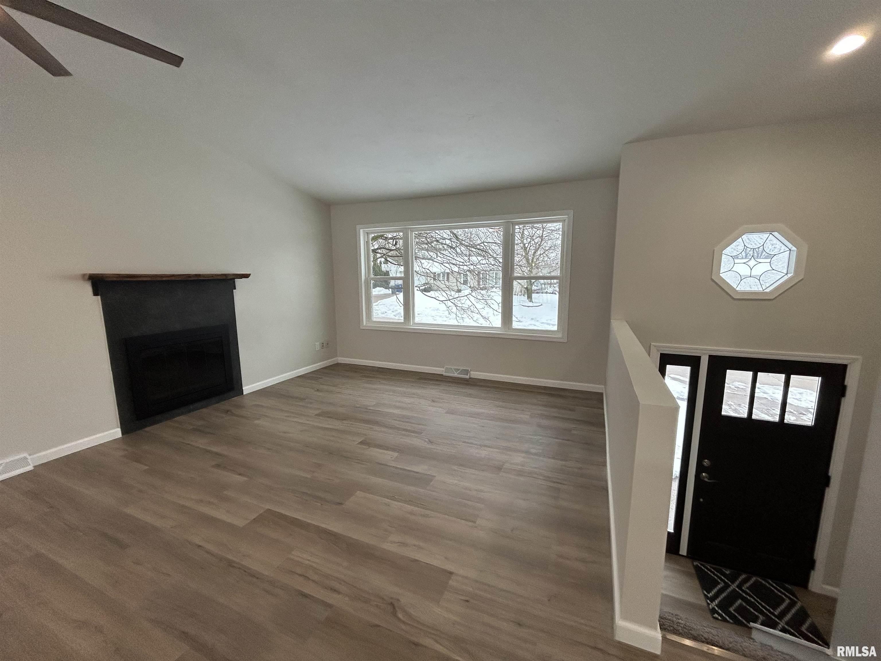 3202 Greenfield Road Bettendorf, IA 52722 - Photo 5 of 19 Gallery Image 5