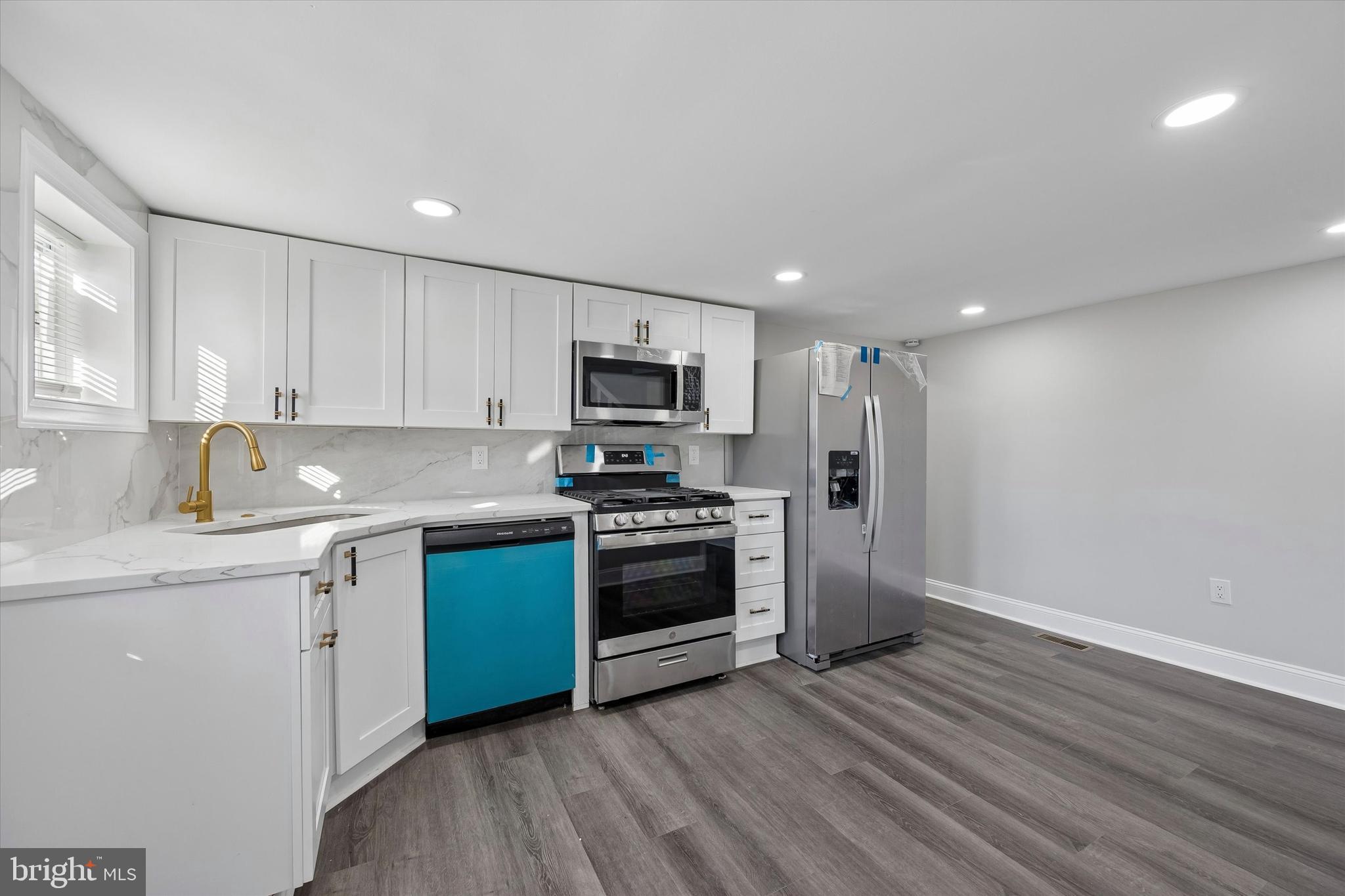 635 Stanton Christiana Road Newark, DE 19713 - Photo 3 of 13