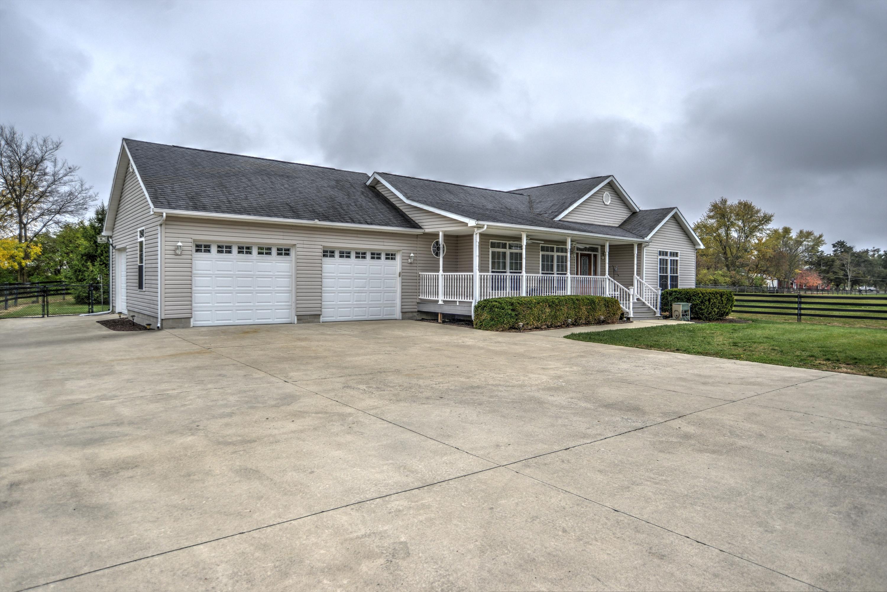 1150 Hubbard Road Galloway, OH 43119 - Photo 3 of 41