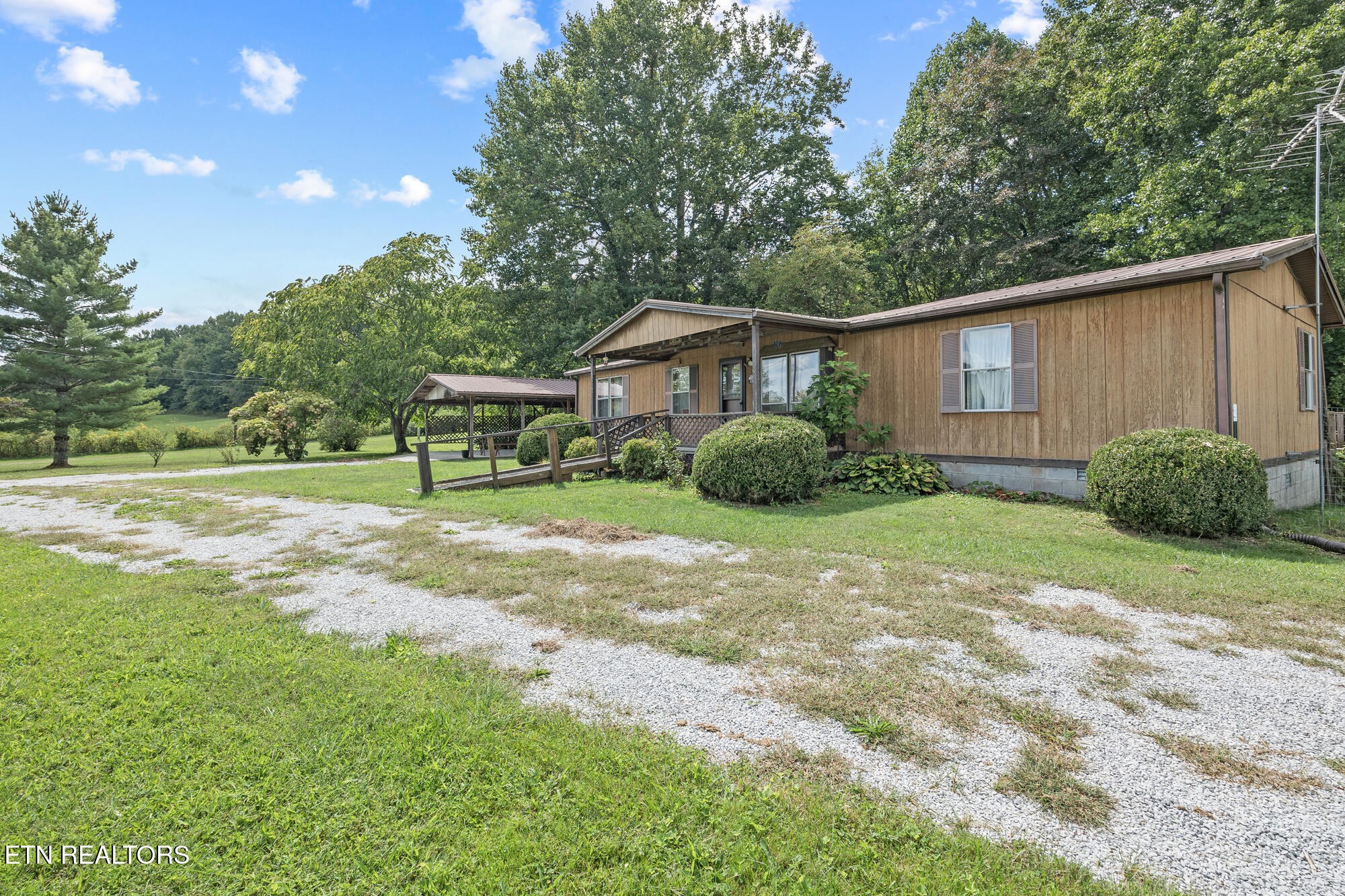 1345 Midway Road Crossville, TN 38572 - Photo 3 of 8
