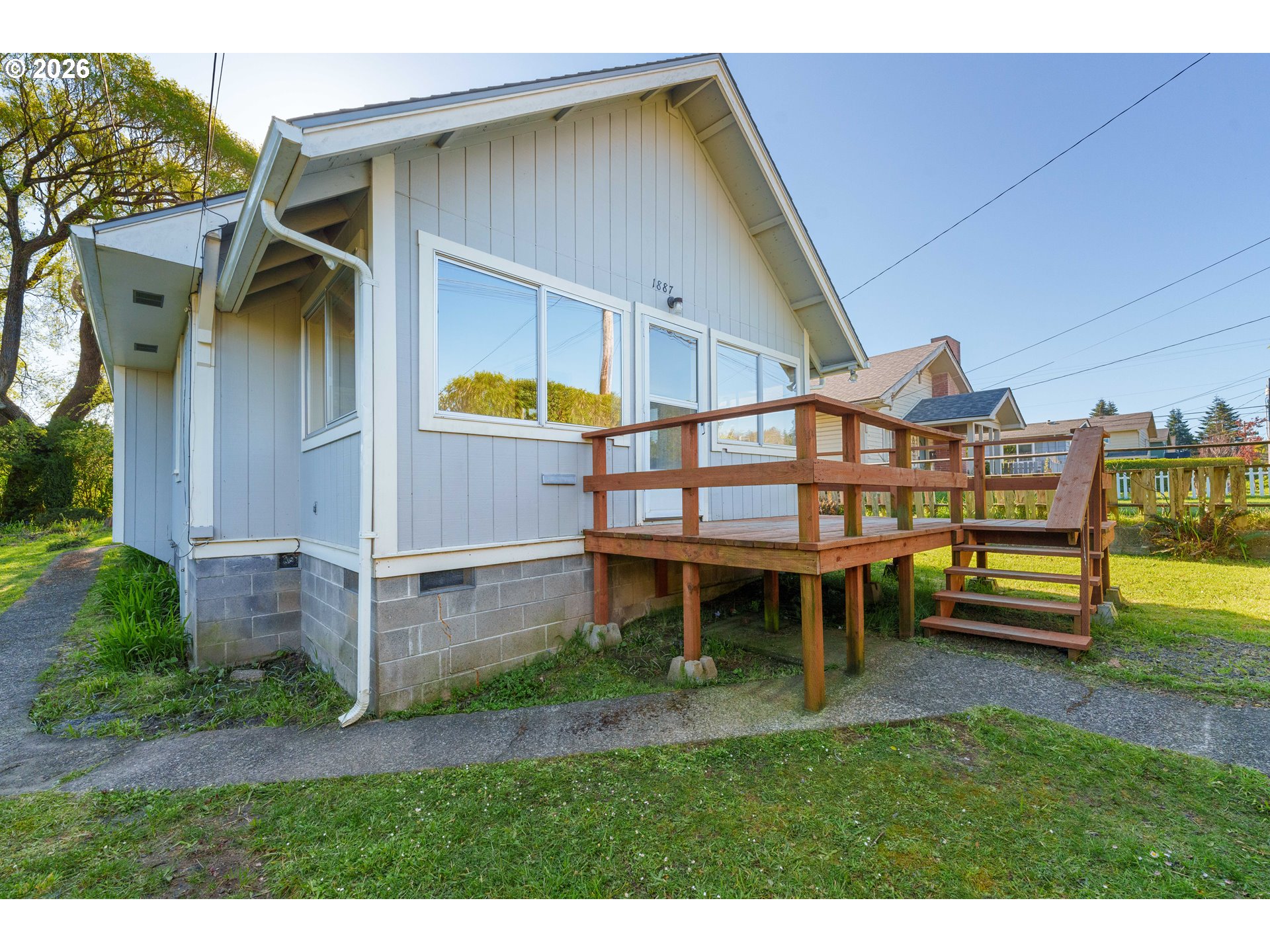 Madrona Street North Bend, OR 97459 - Photo 6 of 37