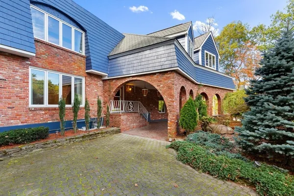 $1,899,000 | 227 Walnut Street, Saugus, MA 01906