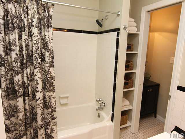 431 Ridgefield Road Chapel Hill, NC 27517 - Photo 5 of 18 Gallery Image 5