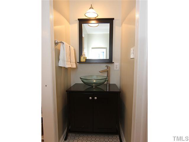 431 Ridgefield Road Chapel Hill, NC 27517 - Photo 7 of 18 Gallery Image 7