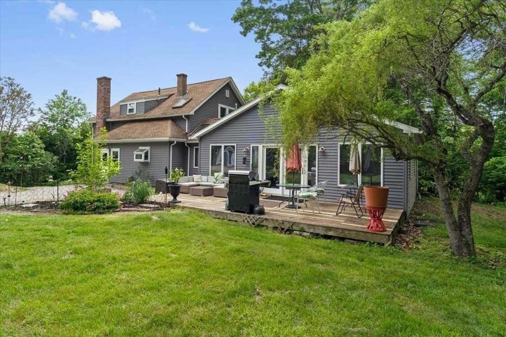 113 Harrington Road Charlton, MA 01507 - Photo 8 of 41