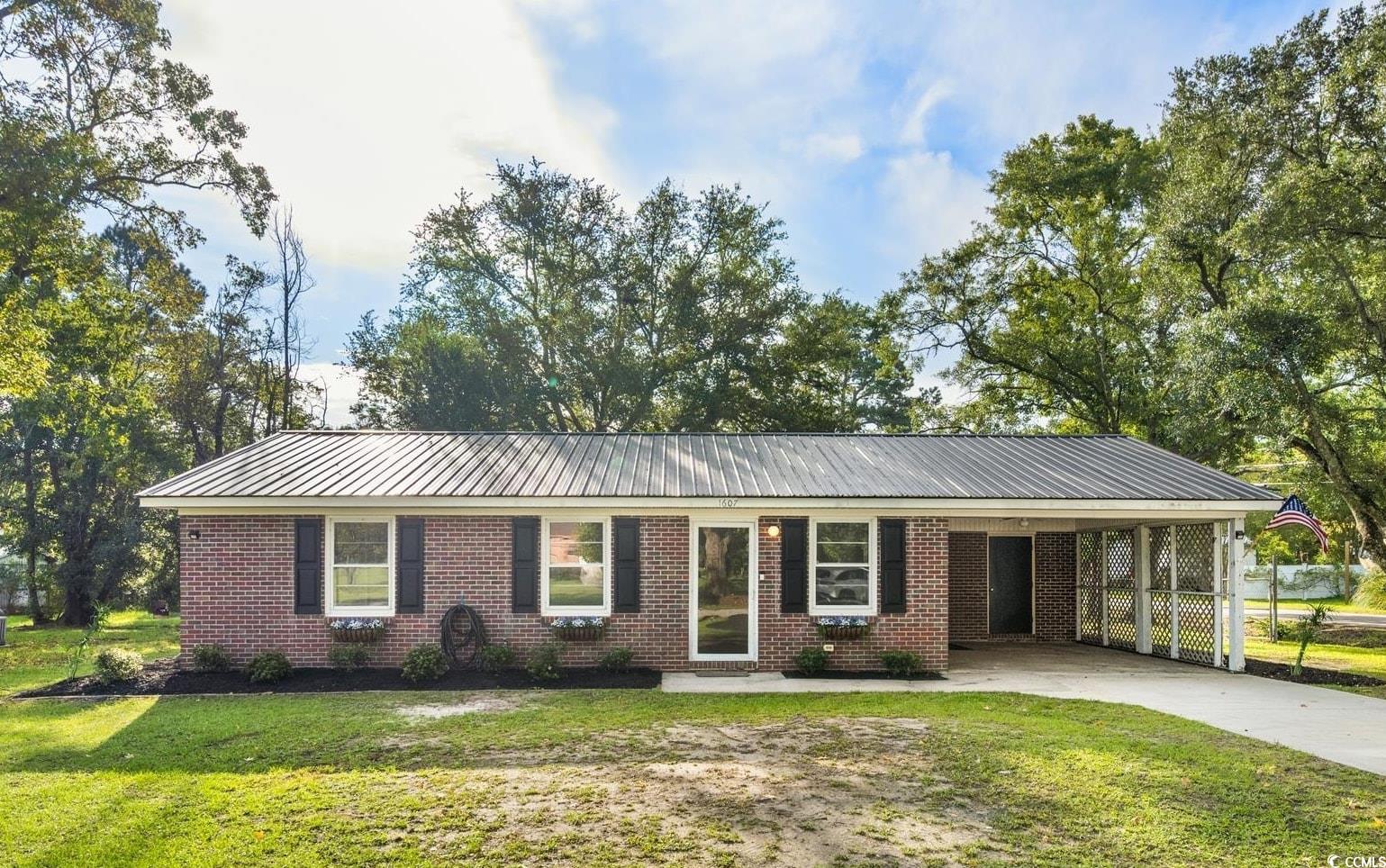 1607 Oak Street Georgetown, SC 29440 - Photo 2 of 31