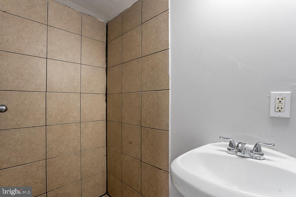 3217 Round Road Brooklyn, MD 21225 - Photo 31 of 52