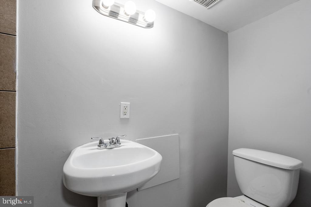 3217 Round Road Brooklyn, MD 21225 - Photo 32 of 52