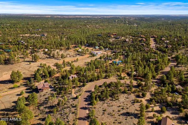 $67,777 | 2794 Sky Hawk Drive, Unit 140, Overgaard, AZ 85933
