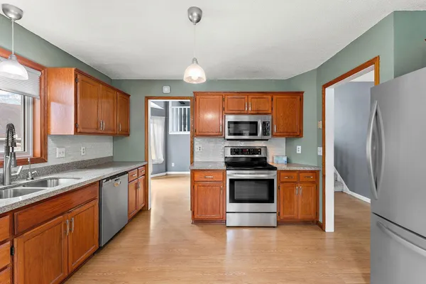 $424,900 | 11483 Pheasant Lane North, Maple Grove, MN 55369