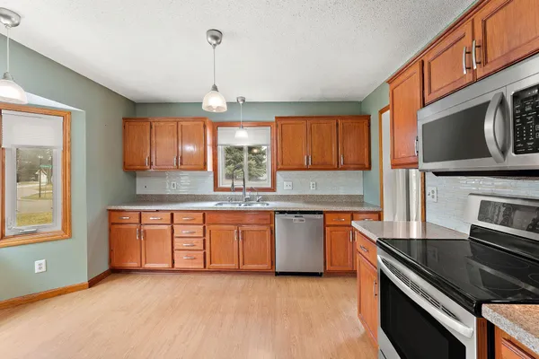 $424,900 | 11483 Pheasant Lane North, Maple Grove, MN 55369