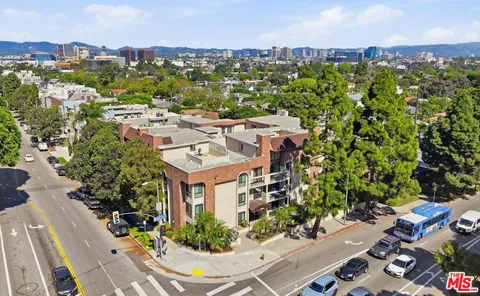 $1,180,000 | 12321 Ocean Park Boulevard, Unit 18, Los Angeles, CA 90064