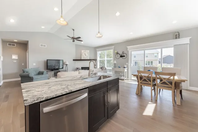 $441,500 | 1116 Travertine Road, Normal, IL 61761