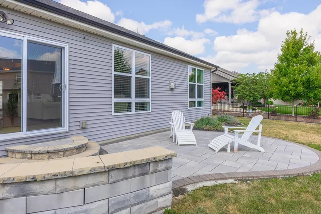 $441,500 | 1116 Travertine Road, Normal, IL 61761