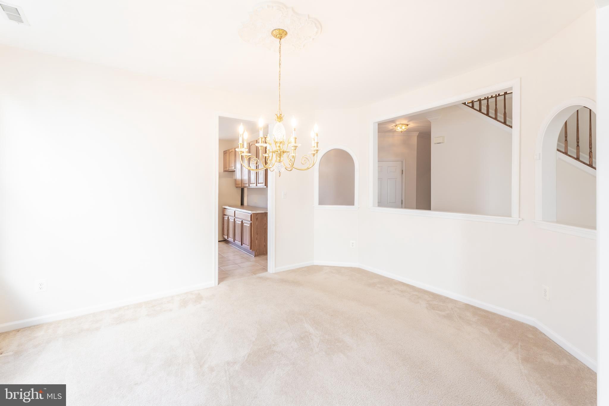 6868 Saddle Run Way Gainesville, VA 20155 - Photo 11 of 59 Dining Room