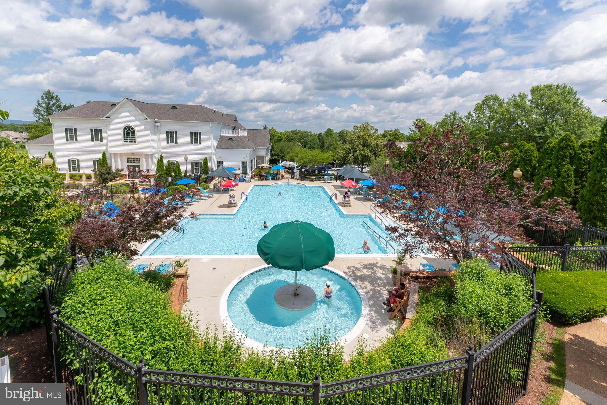 6868 Saddle Run Way Gainesville, VA 20155 - Photo 47 of 59 Outdoor pool