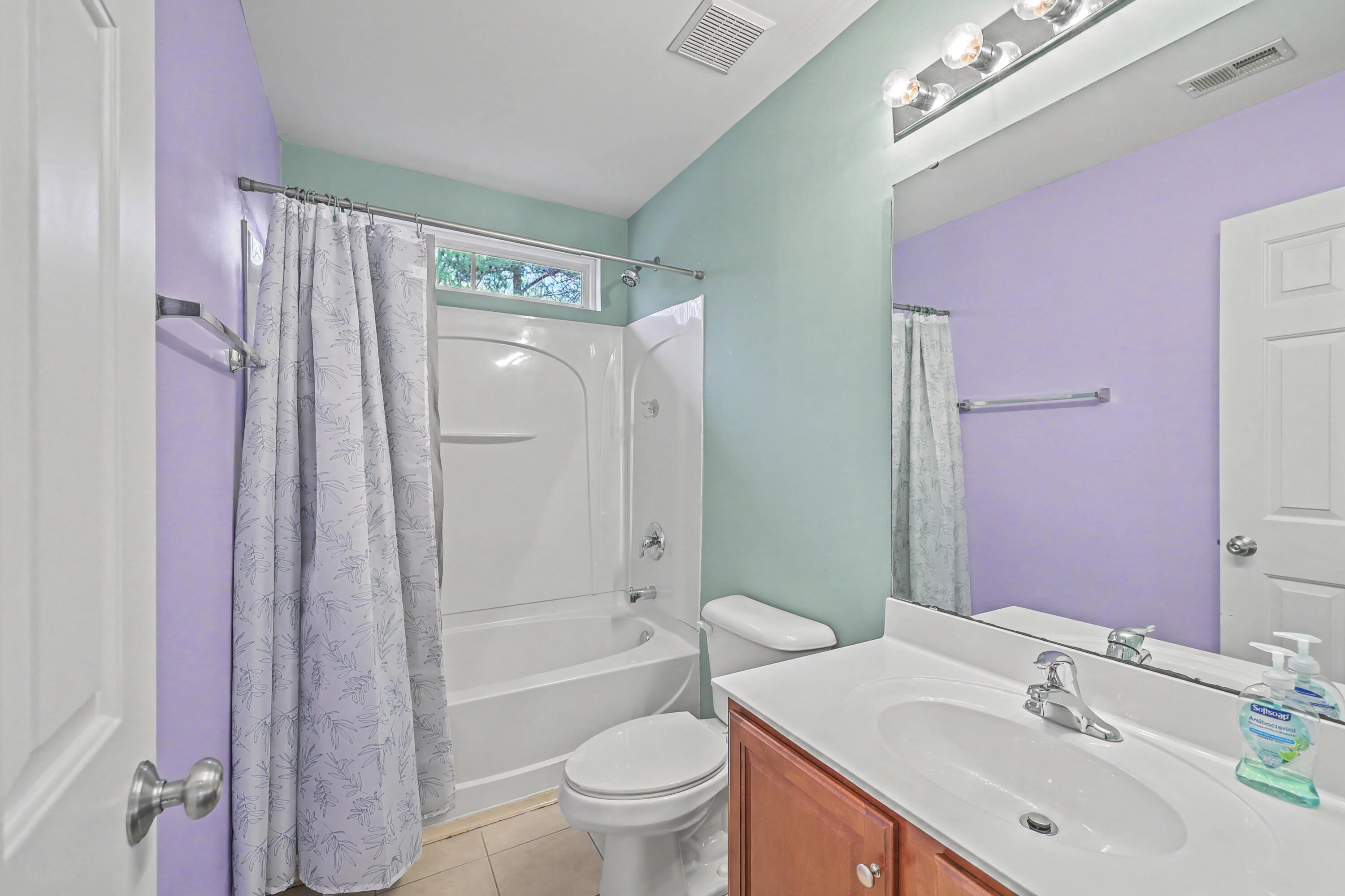 132 Cypress View Road Goose Creek, SC 29445 - Photo 26 of 37 Guest bathroom
