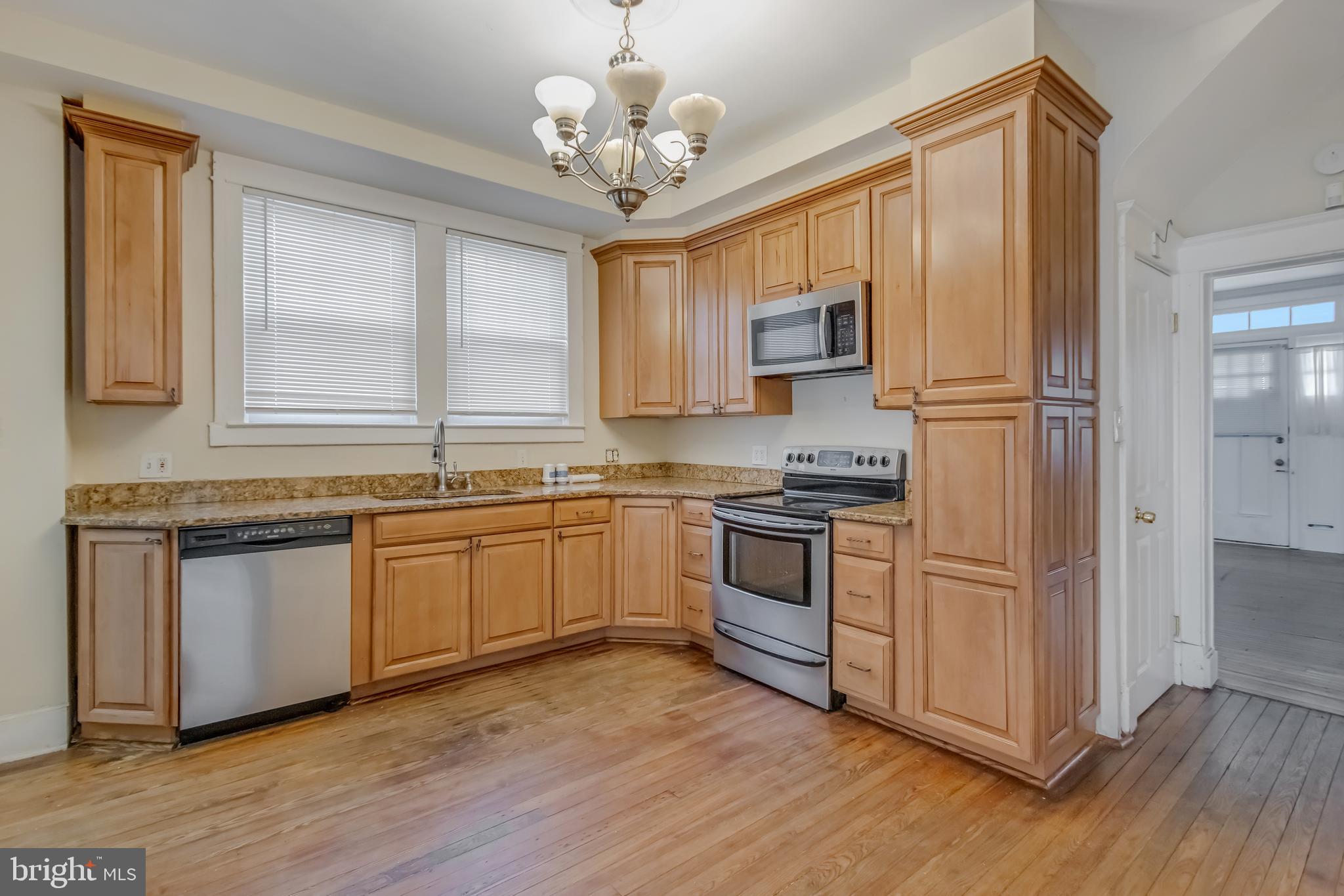 3700 Cedardale Road Baltimore, MD 21215 - Photo 6 of 44 STAINLESS STEEL APPLIANCES!!