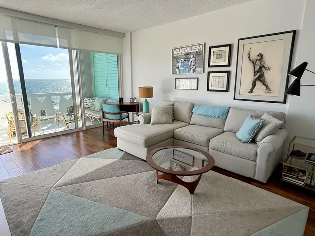$2,900 | 2840 North Ocean Boulevard, Unit 1008, Fort Lauderdale, FL 33308
