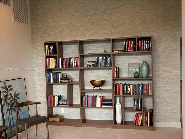 $2,900 | 2840 North Ocean Boulevard, Unit 1008, Fort Lauderdale, FL 33308