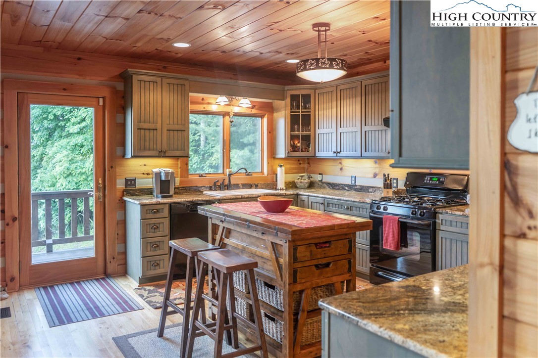 1948 Poplar Grove Road South Boone, NC 28607 - Photo 15 of 45 Gallery Image 15
