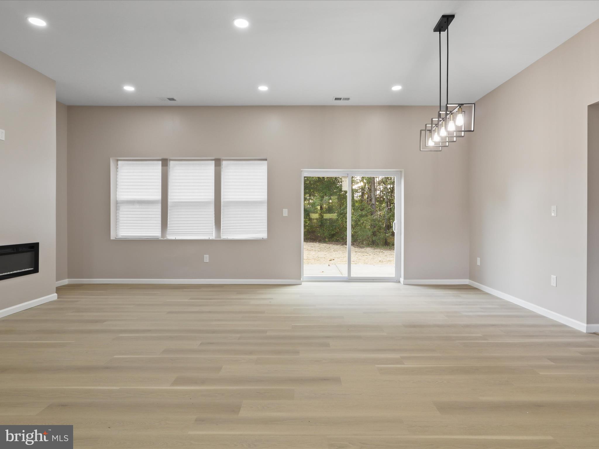 8039 Chancellor Road Fredericksburg, VA 22407 - Photo 6 of 42