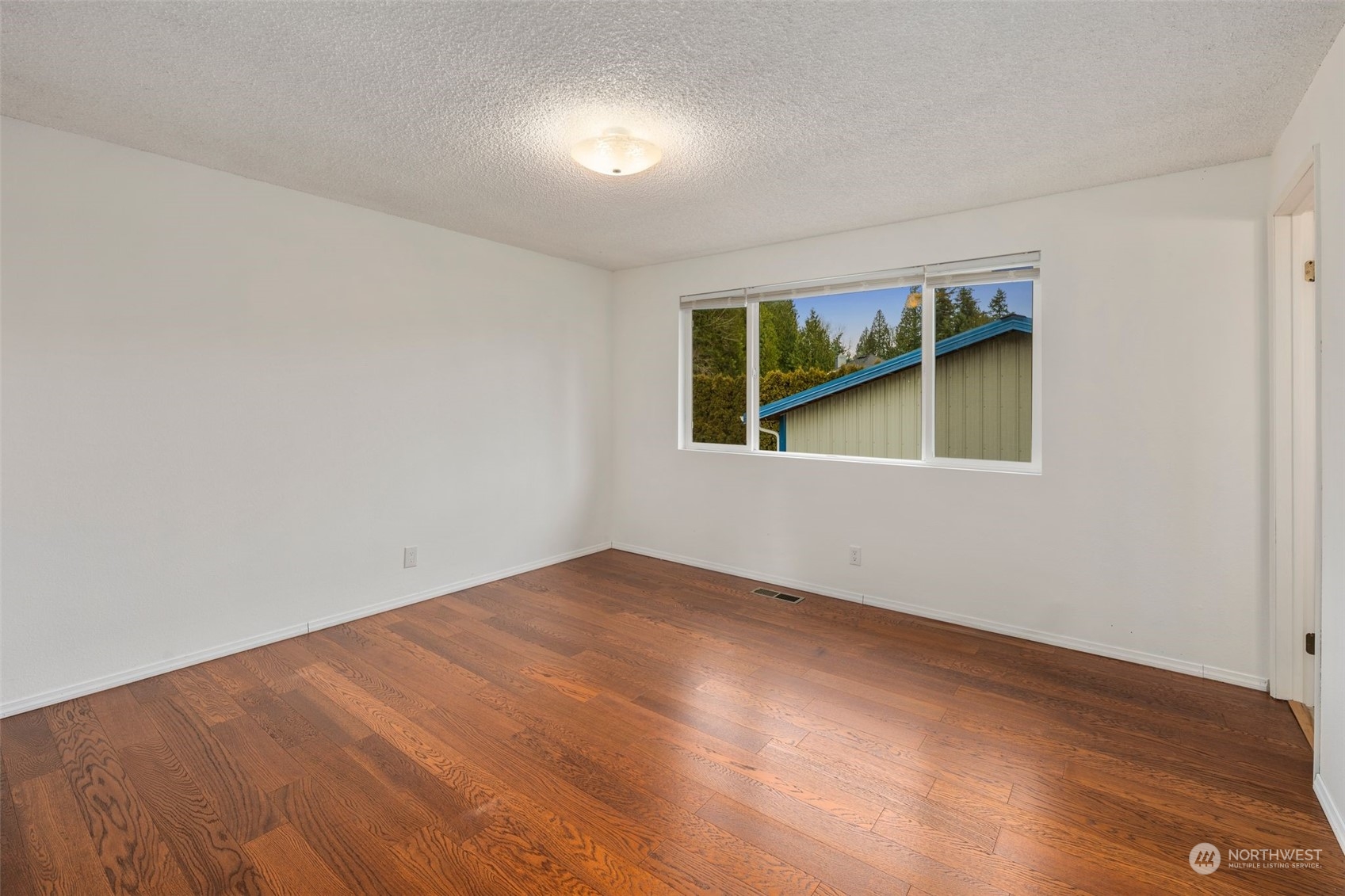 4406 Northeast 24th Street Renton, WA 98059 - Photo 11 of 27