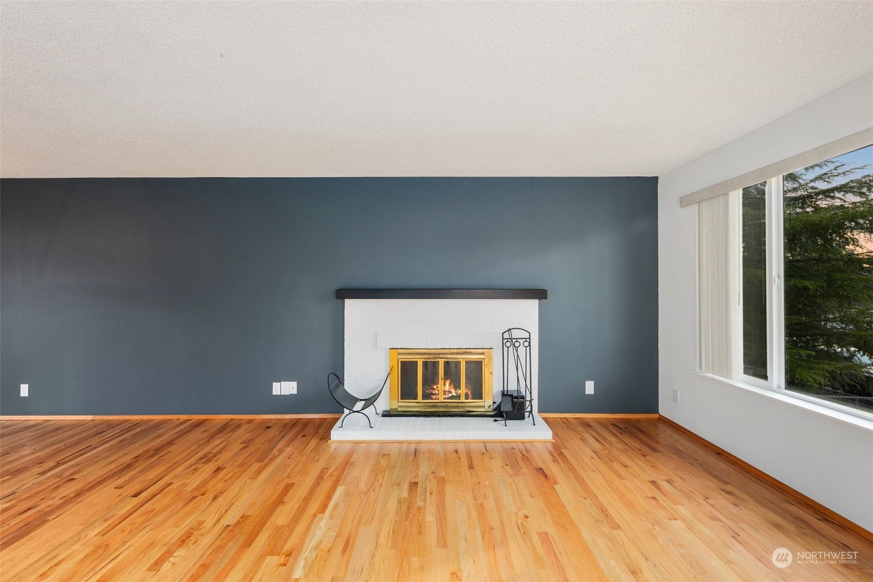 4406 Northeast 24th Street Renton, WA 98059 - Photo 3 of 27