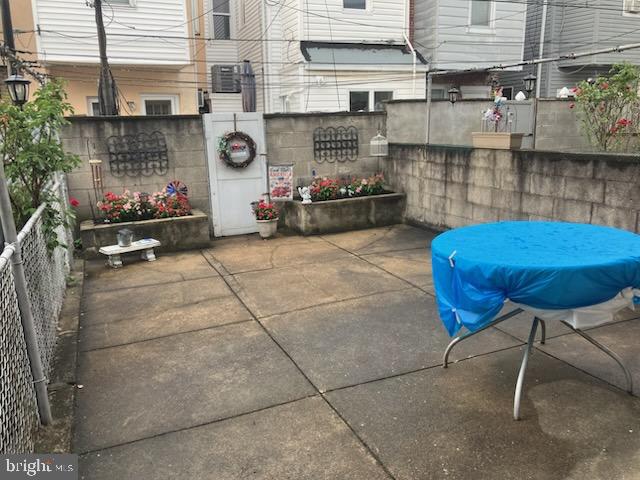 133 West Ritner Street Philadelphia, PA 19148 - Photo 17 of 43 Large yard with garden