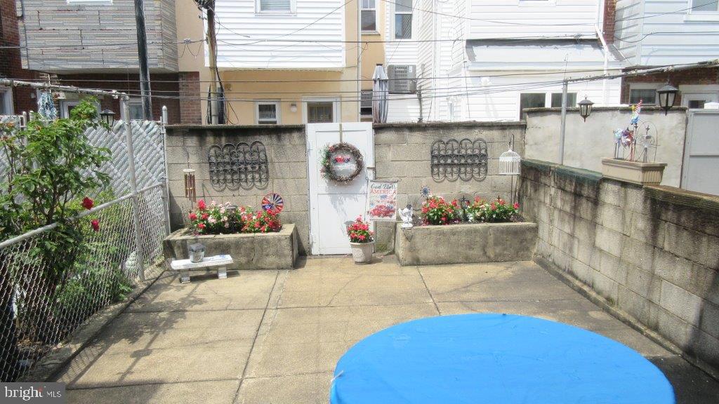 133 West Ritner Street Philadelphia, PA 19148 - Photo 18 of 43 Large yard with garden