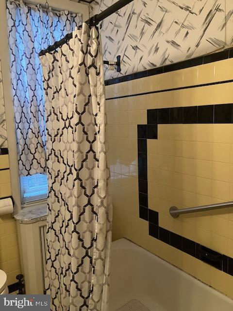 133 West Ritner Street Philadelphia, PA 19148 - Photo 26 of 43 Shower and tub