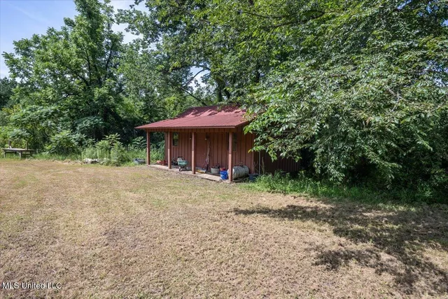 $460,000 | 159 County Road 294, Abbeville, MS 38601
