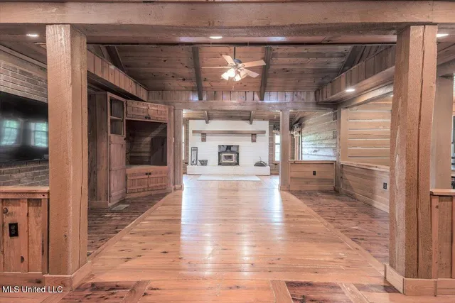 $460,000 | 159 County Road 294, Abbeville, MS 38601