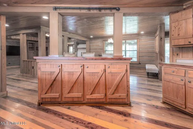 $460,000 | 159 County Road 294, Abbeville, MS 38601