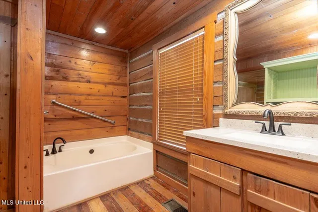 $460,000 | 159 County Road 294, Abbeville, MS 38601