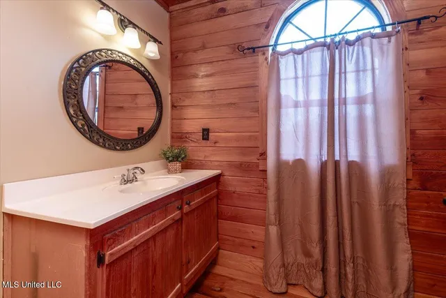 $460,000 | 159 County Road 294, Abbeville, MS 38601