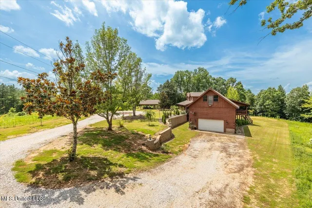 $460,000 | 159 County Road 294, Abbeville, MS 38601