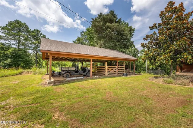 $460,000 | 159 County Road 294, Abbeville, MS 38601