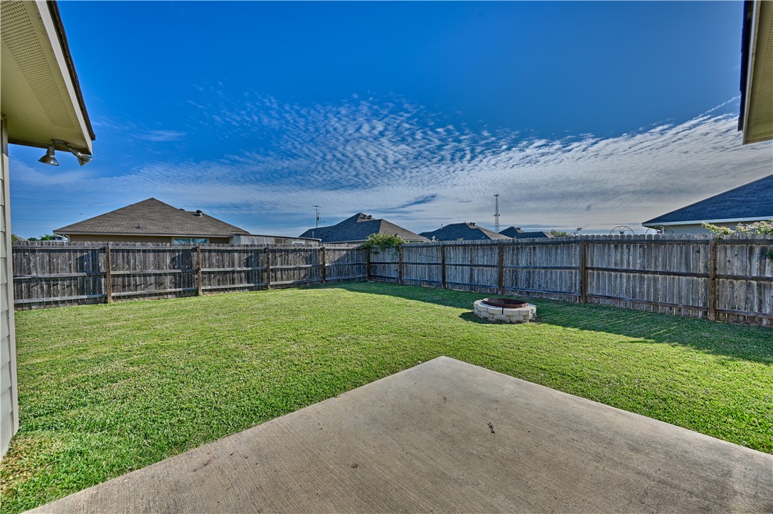 808 Mockingbird Street Navasota, TX 77868 - Photo 18 of 19 a view of a garden with a hardwood