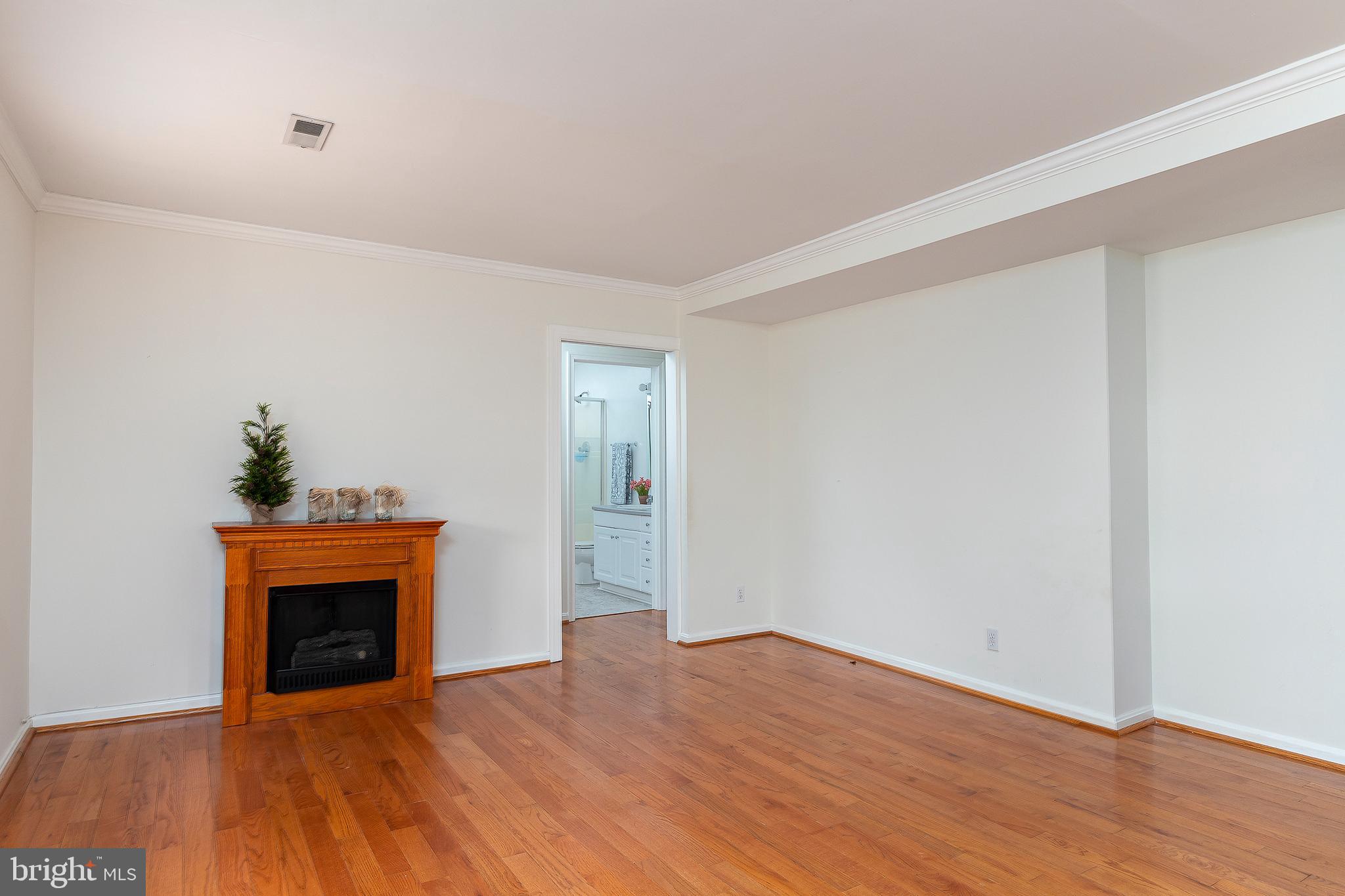 1171 Delmont Road Severn, MD 21144 - Photo 5 of 29 Living Room