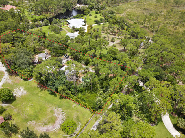 7169 Southeast Rivers Edge Street Jupiter, FL 33458 - Photo 37 of 39 a view of a big yard