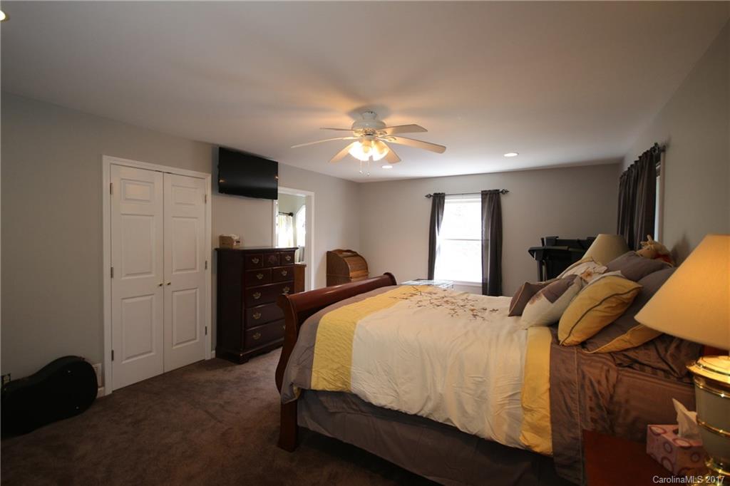 200 Crestview Drive Brevard, NC 28712 - Photo 19 of 23 Gallery Image 19